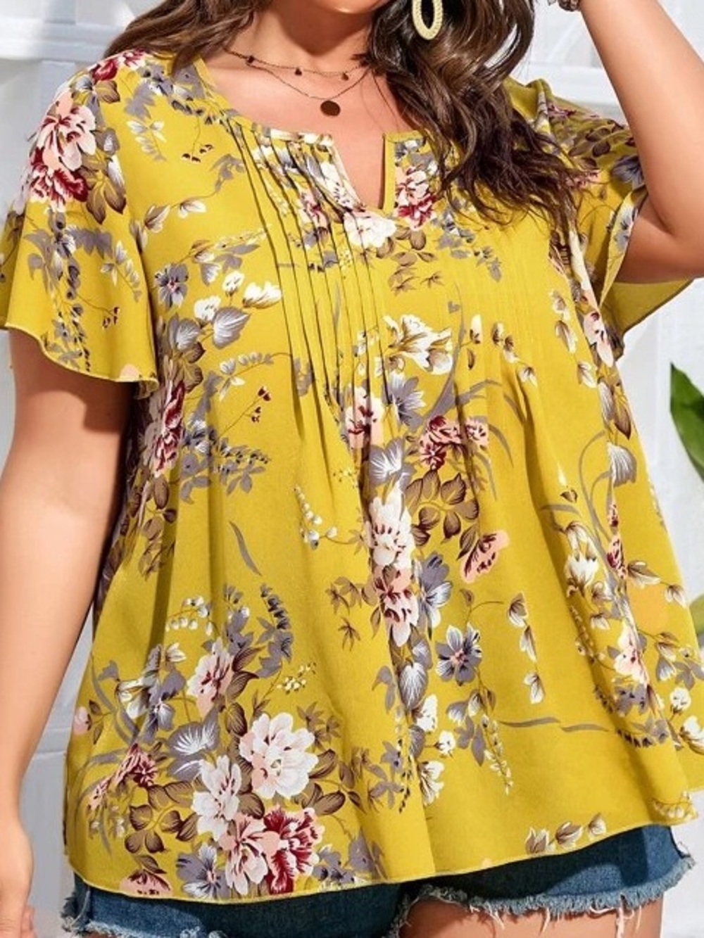 💕SHEIN Yellow Floral Pintuck Split-Neck Blouse